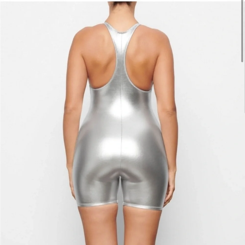 SKIMS Metallic Silver Bodysuit Nickle nwt